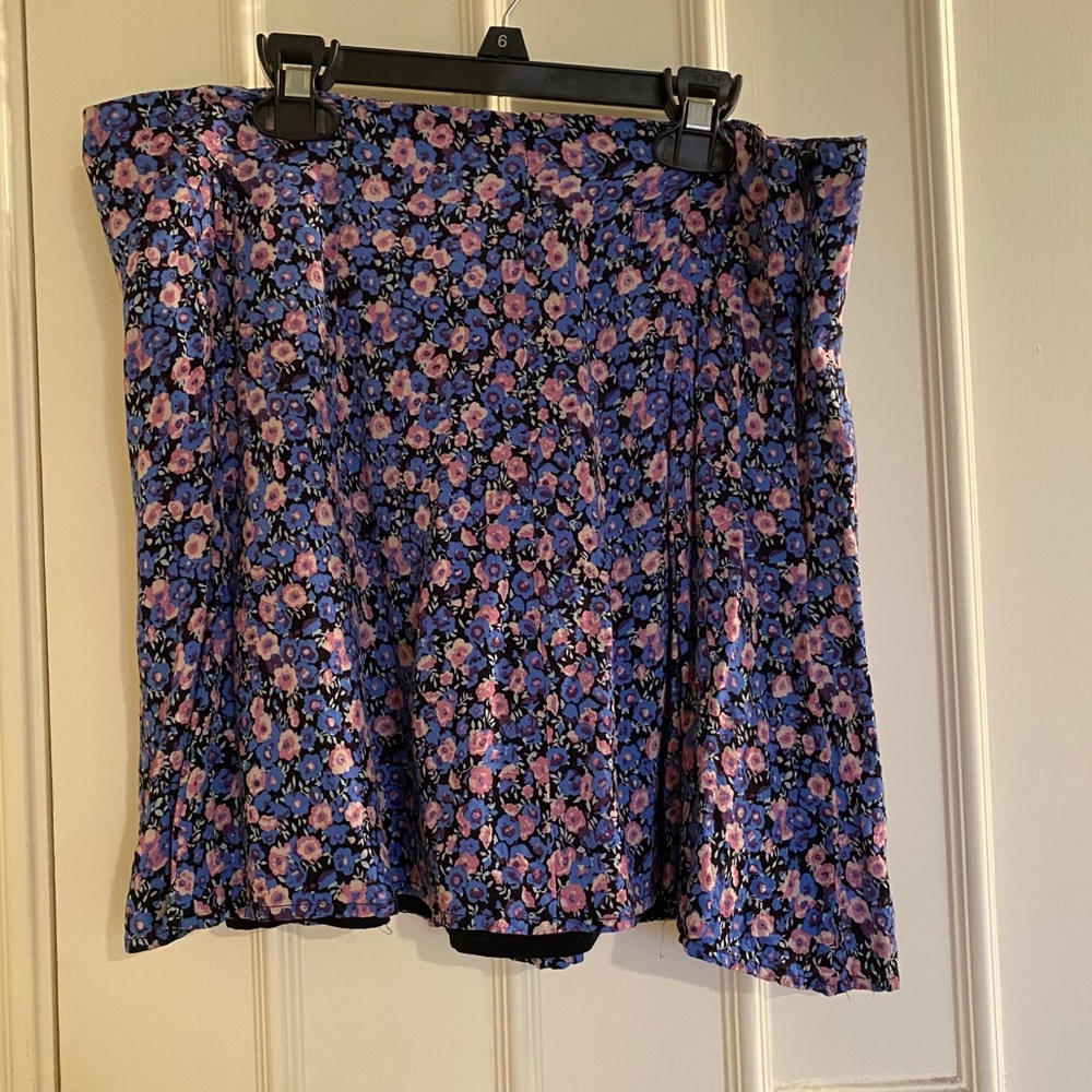 Urban Outfitters Skater Zip Up Floral Skirt
